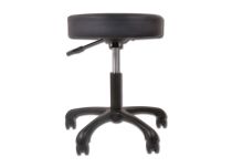 Tabouret noir avec poignée pour régler la hauteur . Le siège possède un dispositif à 360° et 5 roues. 