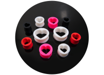 Lot de 10 Tunnels silicone cœur couleur et taille mix.